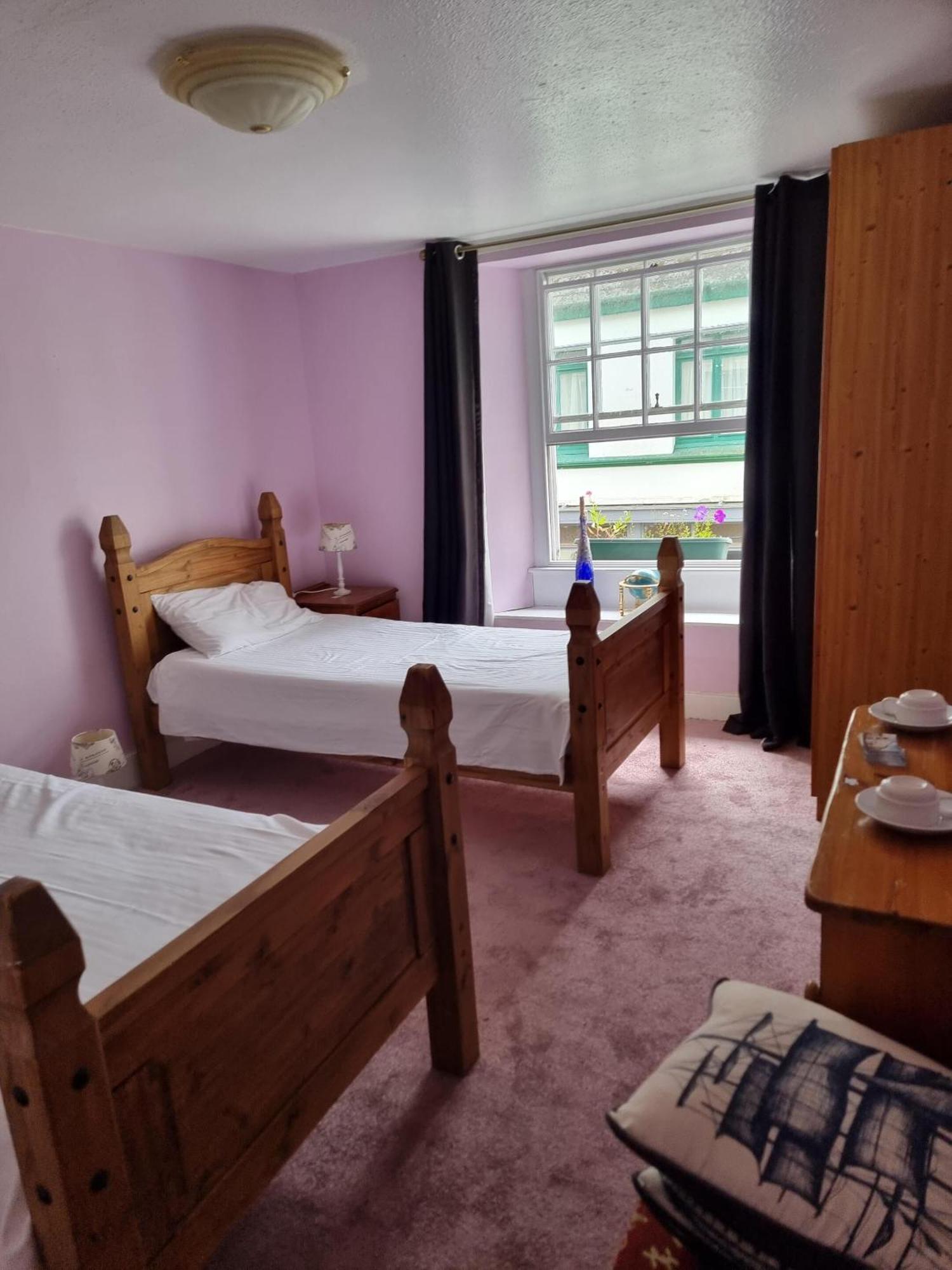 Отель King'S Arms Лостуитиел Номер фото
