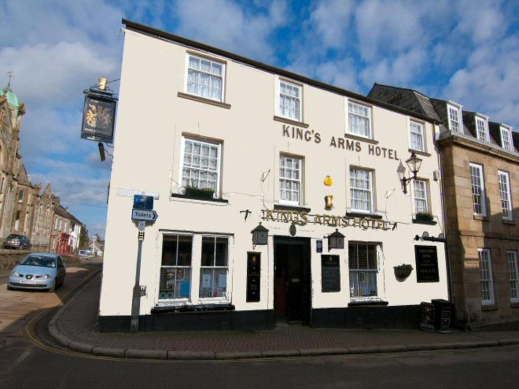 Отель King'S Arms Лостуитиел Экстерьер фото