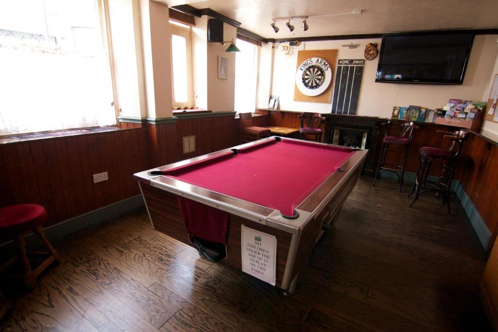 Отель King'S Arms Лостуитиел Экстерьер фото